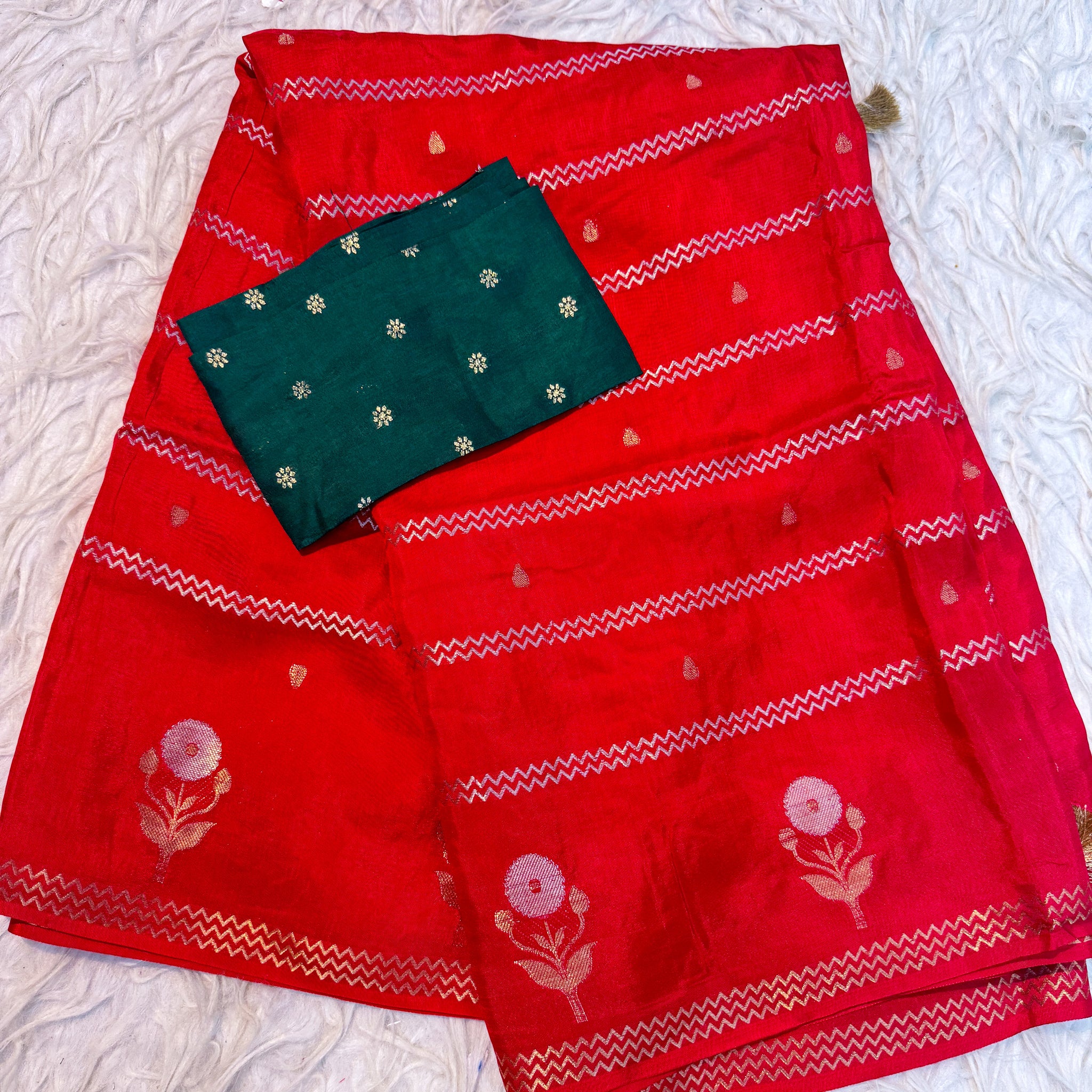 pure 4 grams viscoses Saree