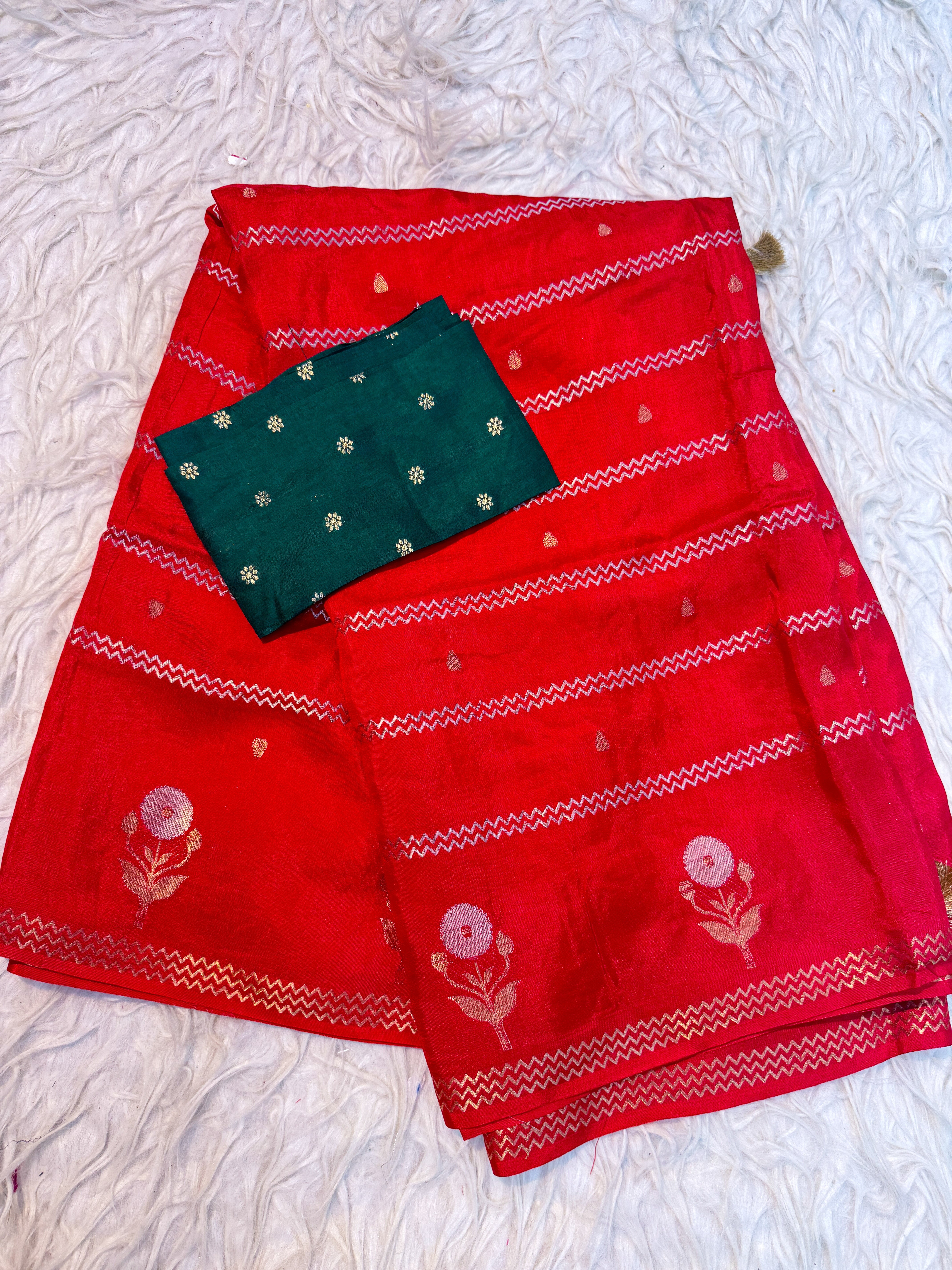 pure 4 grams viscoses Saree