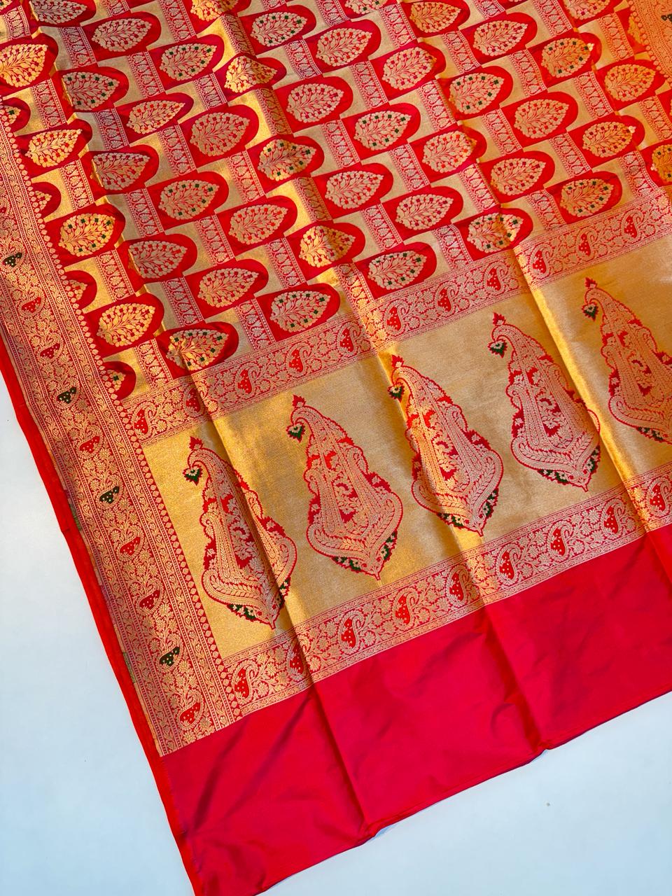 Premium Pure Handwoven Banarasi Saree