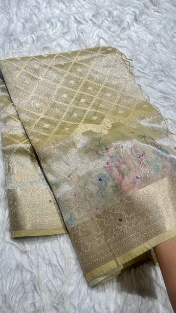 Soft Tissue Saree