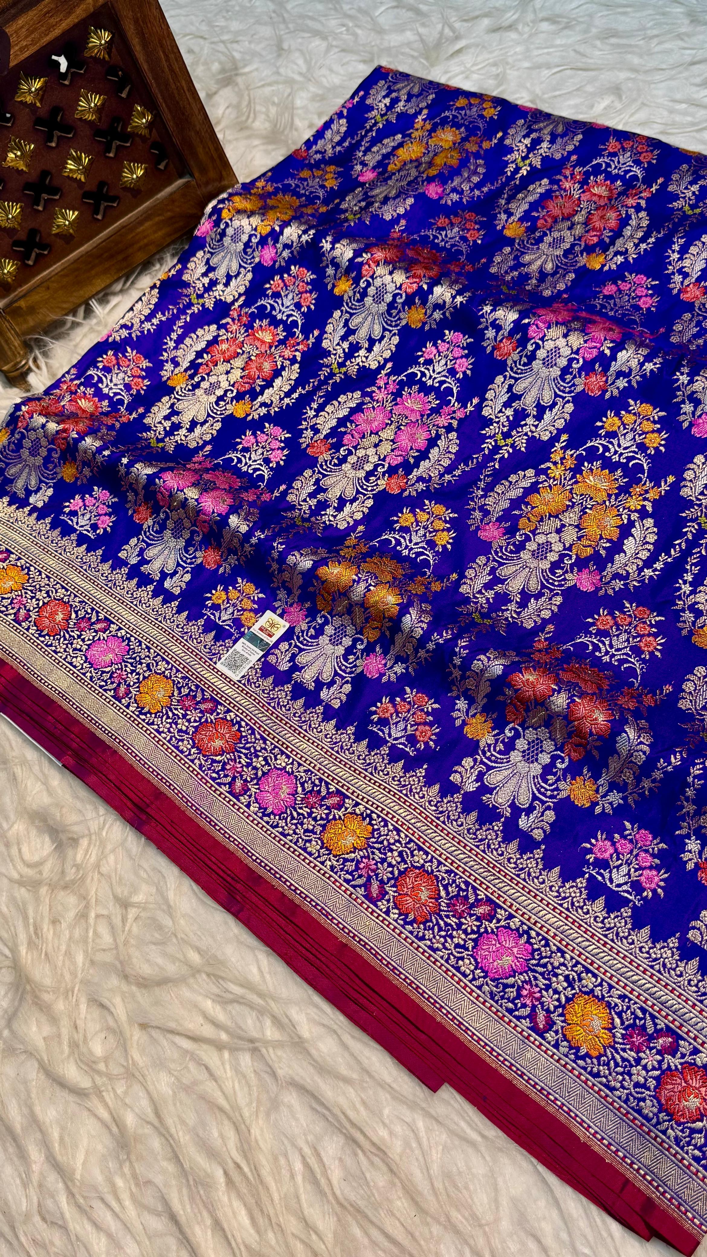 Handwoven Kaduva With Meenakari Weaving Pure Silk Saree
