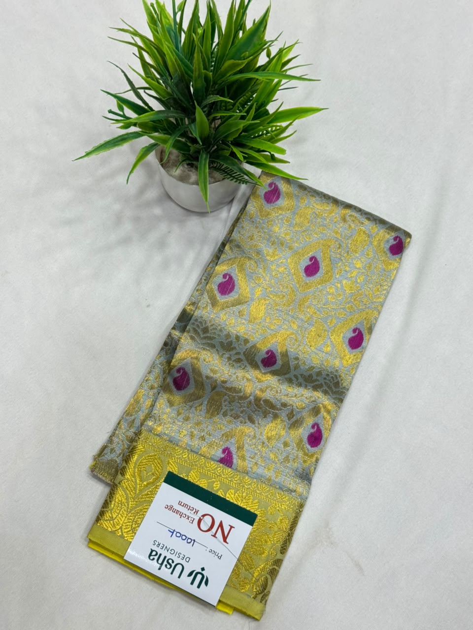 Zero Size Pattu Parikini