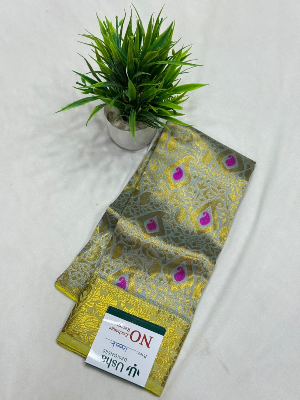Zero Size Pattu Parikini
