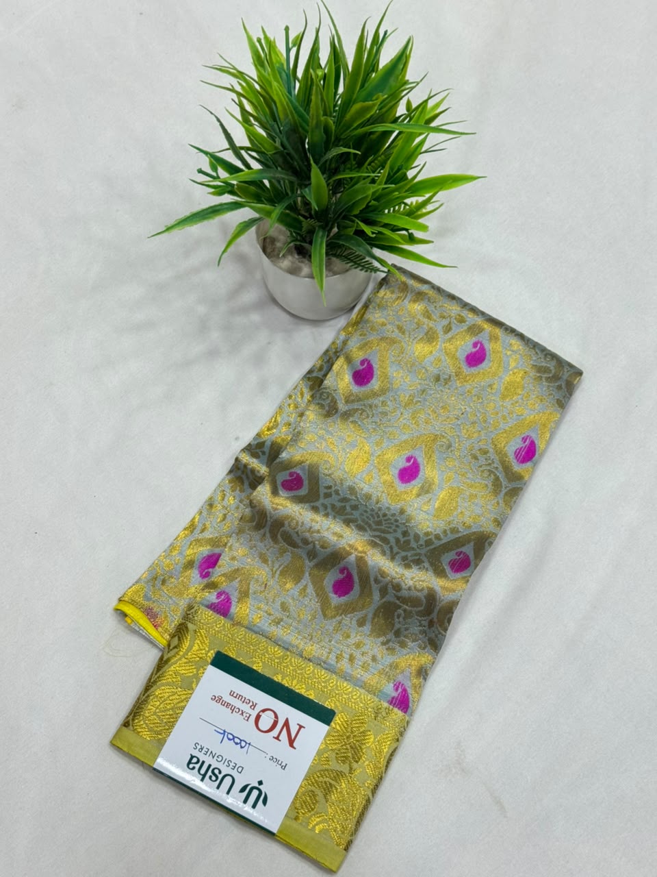Zero Size Pattu Parikini