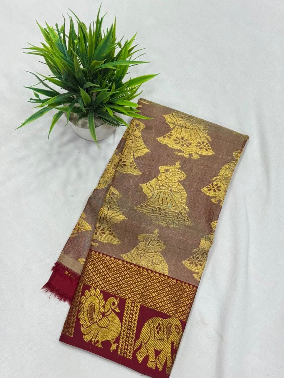 Zero Size Pattu Parikini