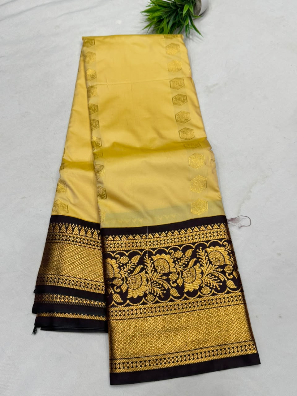 Apoorva Pattu Sarees