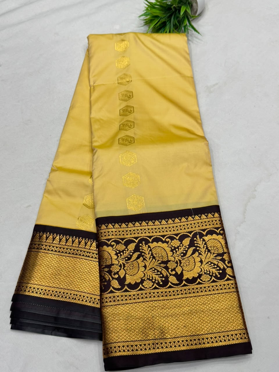 Apoorva Pattu Sarees